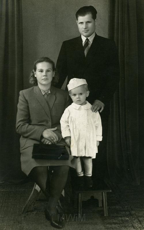 KKE 2072.jpg - Fot. Portret. Państwo Wojciechowicz - przyjaciele rodziny Żakiewicz, lata 50-te XX wieku.